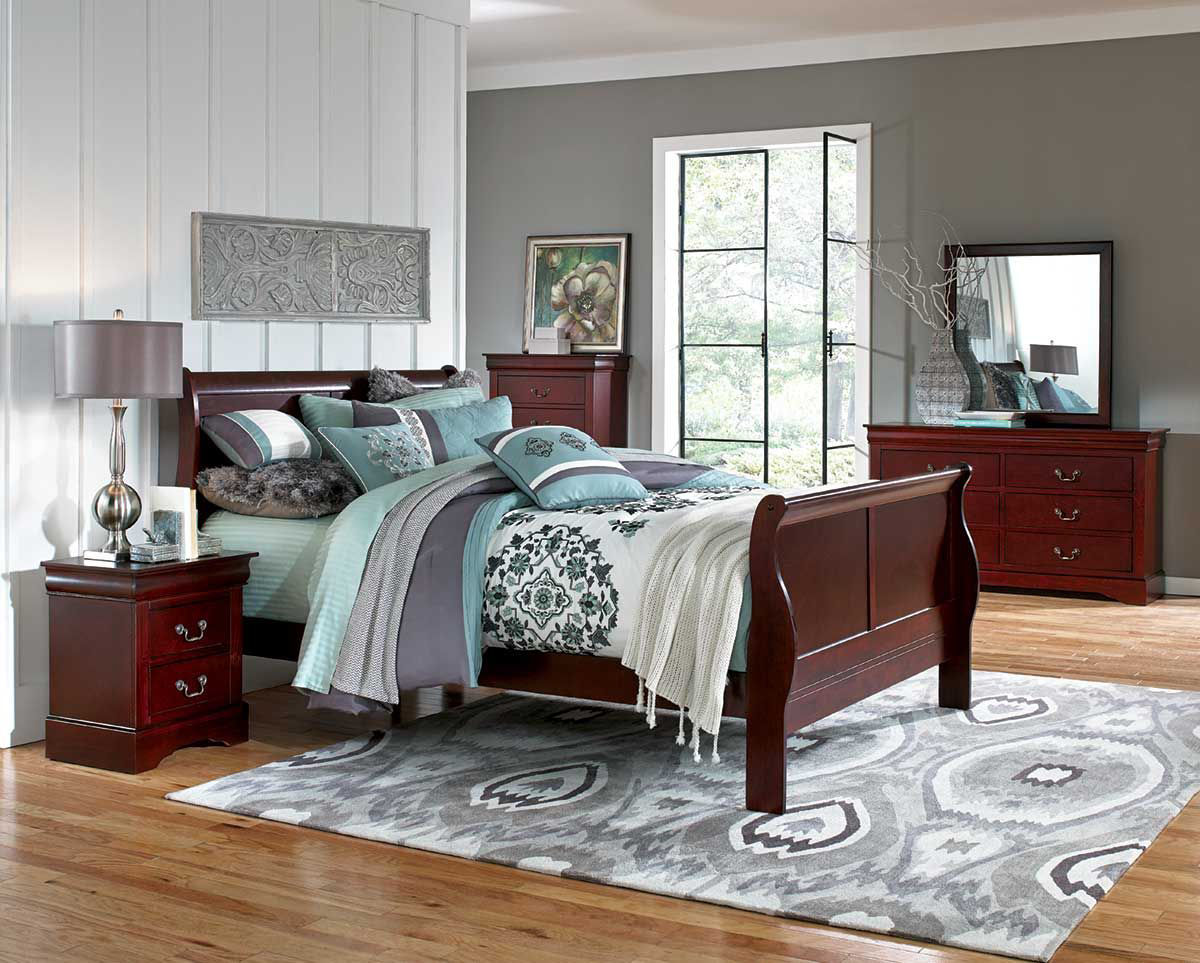 Lewiston Cherry 5 Piece Queen Bedroom Set